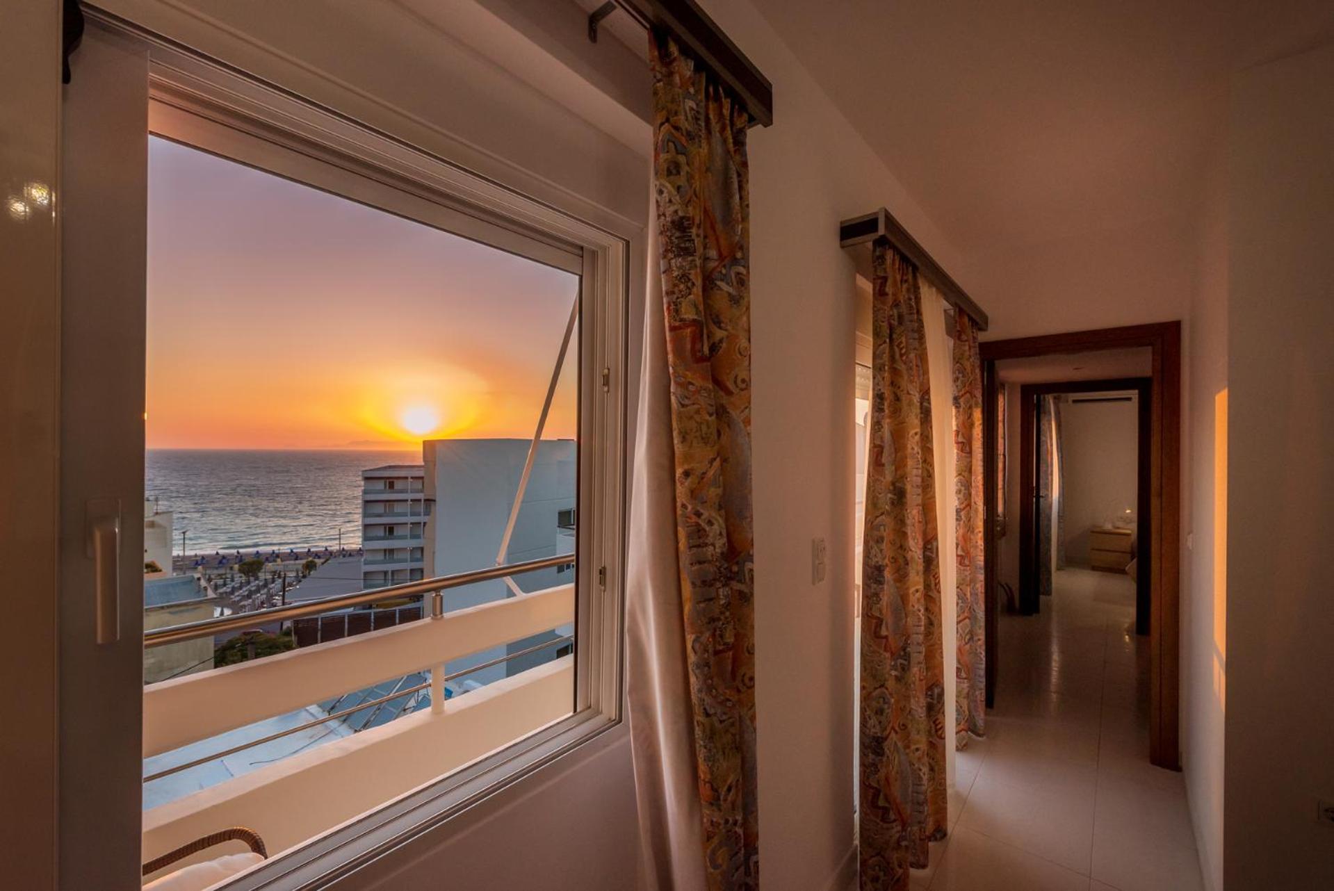 Sea And The City Rhodes City Bagian luar foto